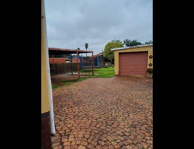 3 BEDROOM HOUSE FOR SALE IN WITFIELD